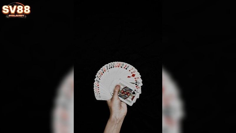 Hiểu Biết Về Người Chơi Và Đối Thủ